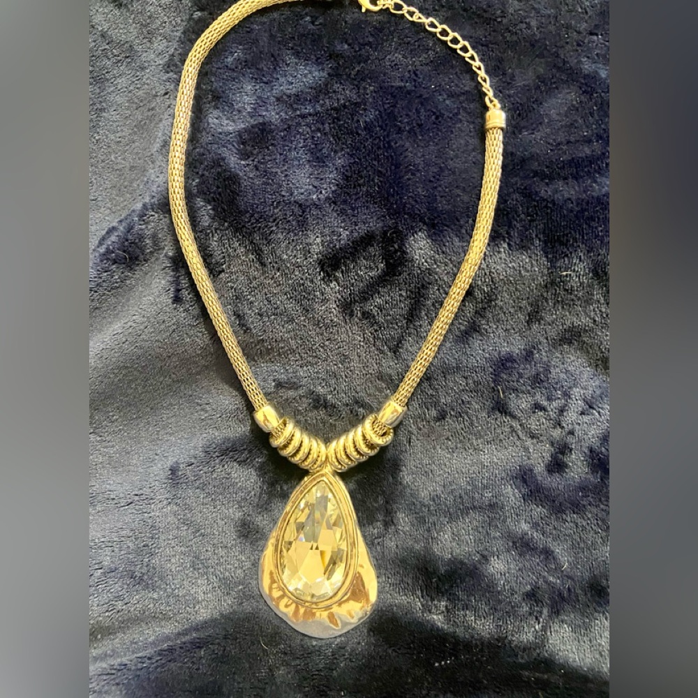 Women's Necklace with big crystal in silver 90s. Vibe